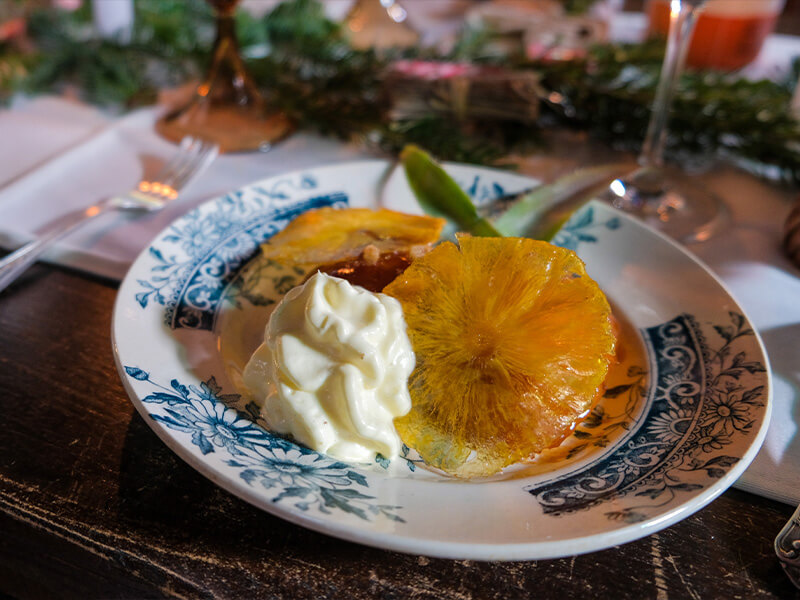 Dessert Ananas rôti au beurre de vanille et flambé au vieux rhum